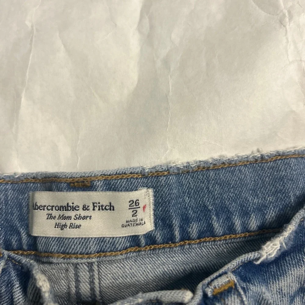 Abercrombie‎ & Fitch The Mom Short High Rise Distressed Denim Jean Shorts